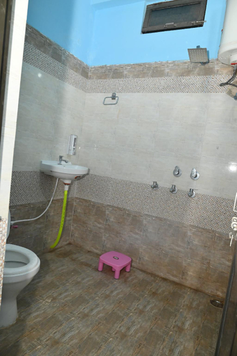 Bathroom 4, Shri Sita Vallabh Padchhaya, Faizabad