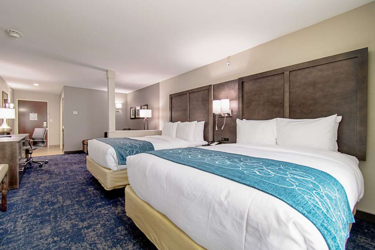 Bedroom 3, Comfort Suites Humble Houston IAH, Houston
