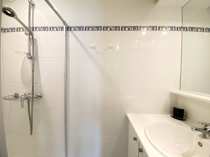 Bathroom 5, Apartment in Nieuwpoort Near the Beach, West-Vlaanderen