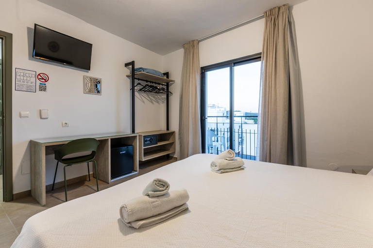 Bedroom 3, Hostal Alicante San Antonio, Baleares