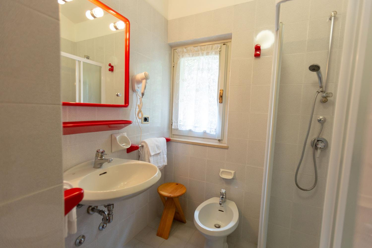 Bathroom 2, Hotel Residence Sirenella, Verona