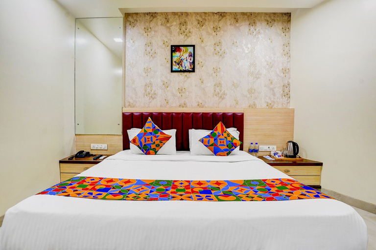 Bedroom 2, FabHotel Saineel - Nr Juhu, Mumbai Suburban