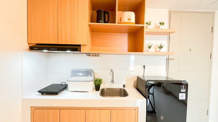 Others 4, White Toned Style 2BR Tokyo Riverside PIK 2 Apartment By Travelio, Tangerang