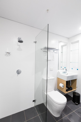 Bathroom 22