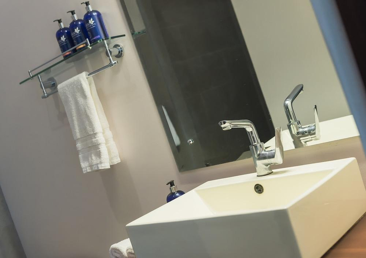 Bathroom 5, Bahia del Sol Beach front Boutique Hotel, Santa Cruz