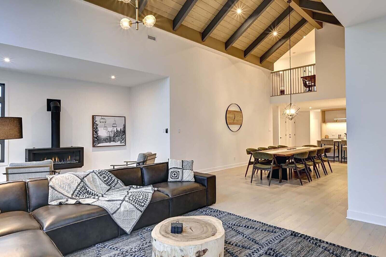 Others 4, 203 Verbier Building 2, Les Laurentides