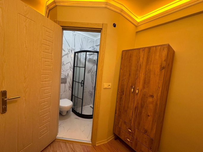 Others 5, pilot hotel, Arnavutkoy