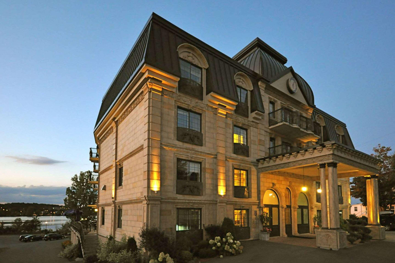 Exterior & Views