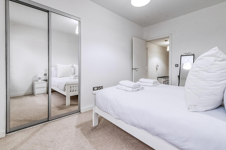 Bedroom 2, Canning Town Pied-à-terre, London