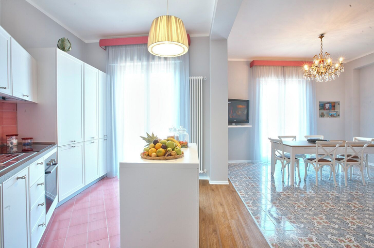 Others 4, B&B del Corso, Messina