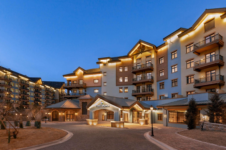 Exterior & Views