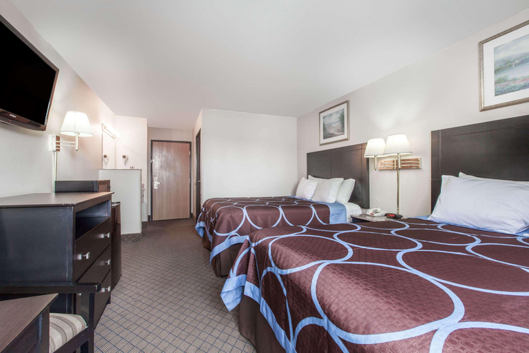 Bedroom 3, Super 8 by Wyndham Cleveland TX, Liberty