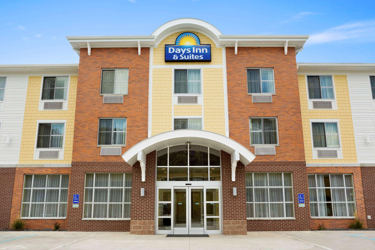 Exterior & Views 2, Days Inn & Suites Caldwell, Noble