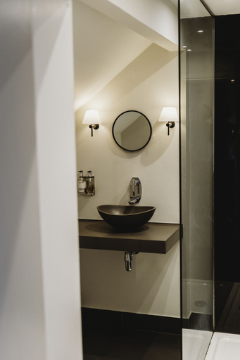 Bathroom 3, The Finchs Arms, Rutland