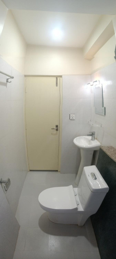 Bathroom 3, Hotel Down to Earth, Bagmati