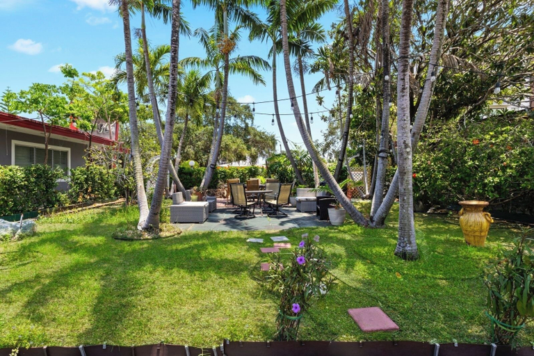 Others 4, Pet Friendly Stylish Studio in Hollywood, Broward