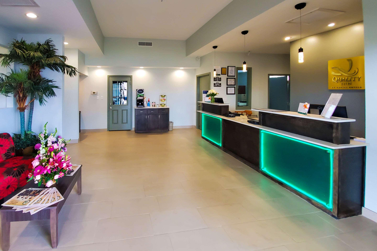 Public Area 2, Quality Inn Panama City North, Bay