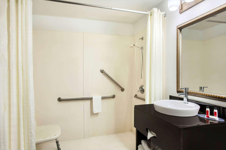 Bathroom 4, Super 8 by Wyndham Pensacola, Escambia