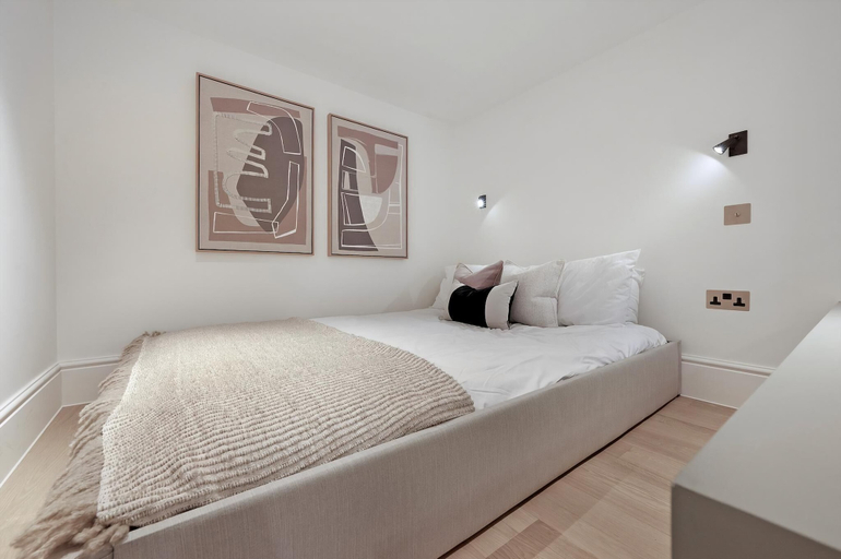 Bedroom, Stylish Earl's Court Studio Plus Patio, London