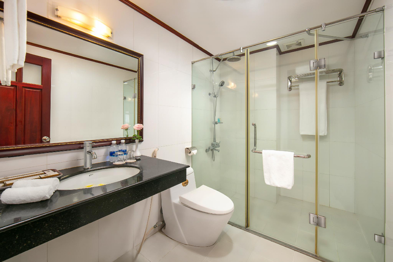 Bathroom, A25 Premium Hotel - 705 Lạc Long Quân, Tây Hồ