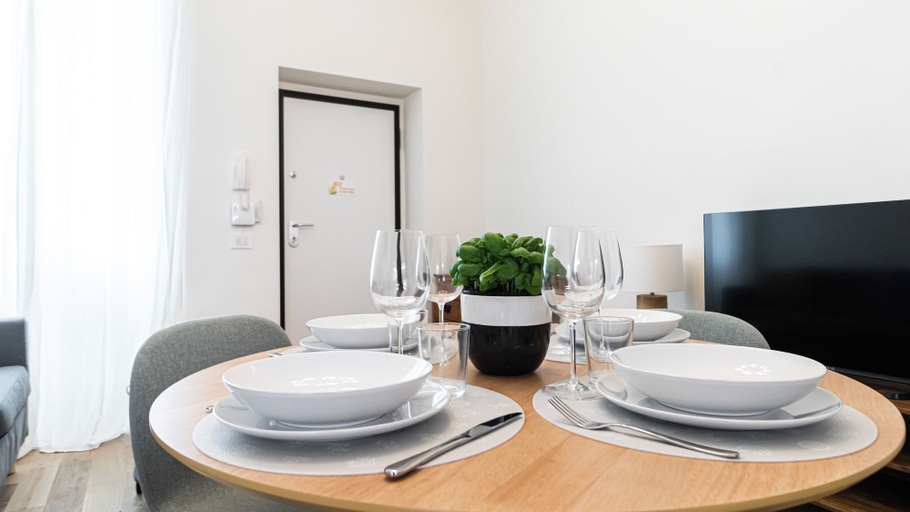 Others 2, Italianway Comfort - Cialdini 85, Milano