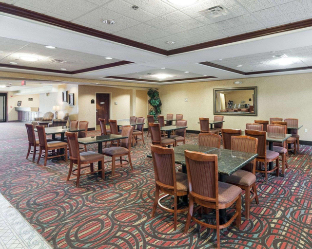 Food & Drinks, Quality Suites Midland North Loop 250, Midland