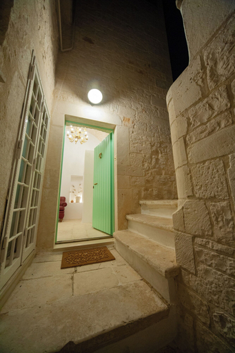 Others 5, Bella Itria, Bari