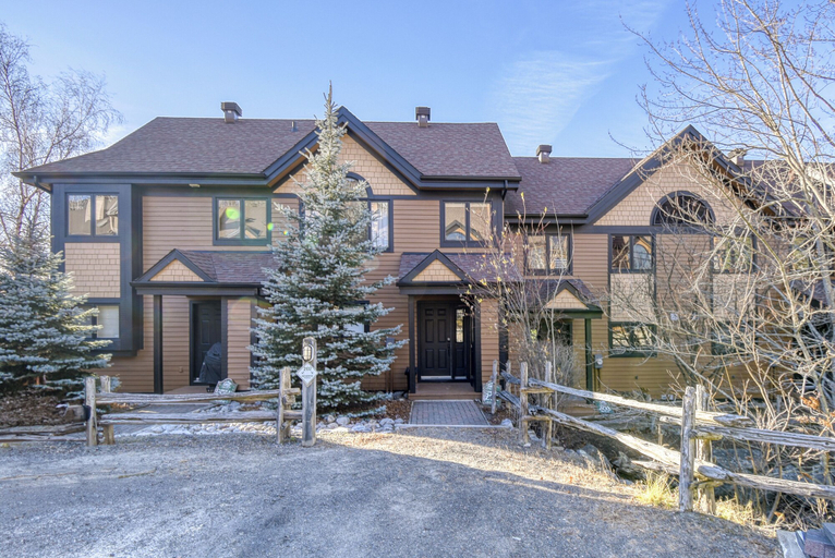 Exterior & Views 2, 202 Clairière, Les Laurentides