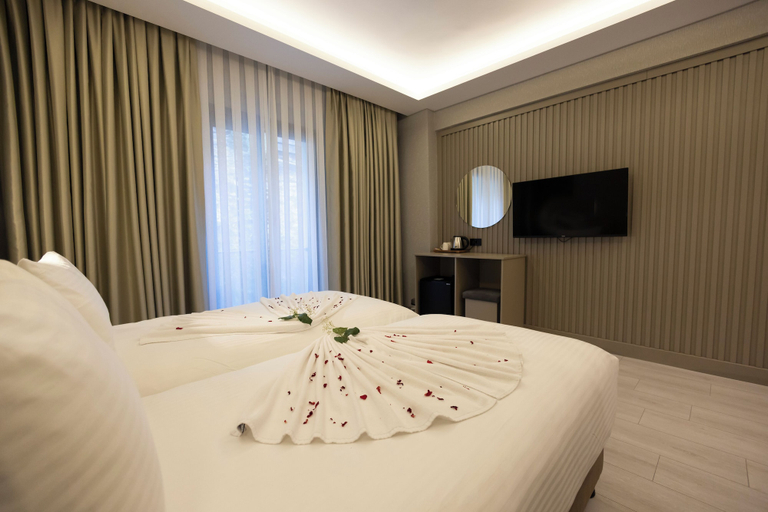 Bedroom 3, The Galata Glory Hotel, Beyoğlu