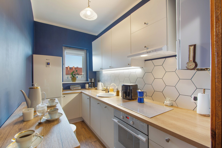 Private kitchen, 2 Bed Flat - Sleeps 8 - Parking - Wifi, Szczecin