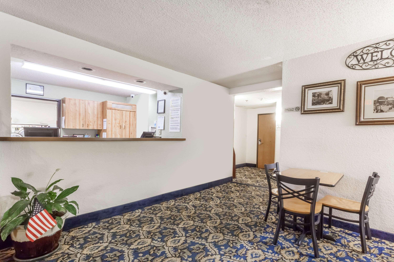 Public Area 2, Super 8 by Wyndham Norwich, Chenango