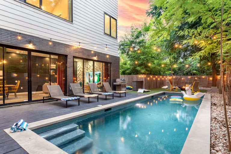 Sport & Beauty 4, Backyard Pool Oasis Rainey St 6 min walk, Travis