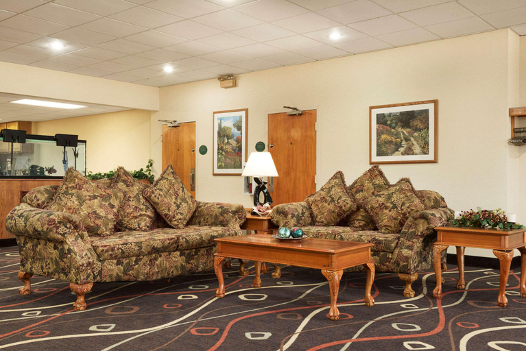 Public Area 2, Travelodge by Wyndham Sturgis, Saint Joseph