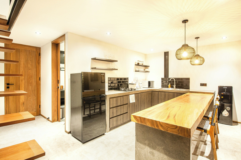 Others 5, Spacious Loft 200m From Beach Canggu, Badung