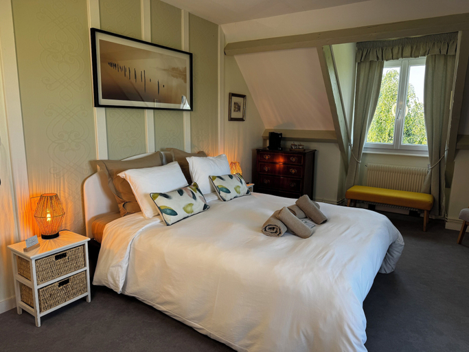 Bedroom 3, Les Vieilles Digues, Manche