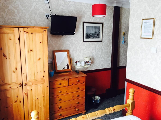 Bedroom 2, Valdene Hotel, Blackpool