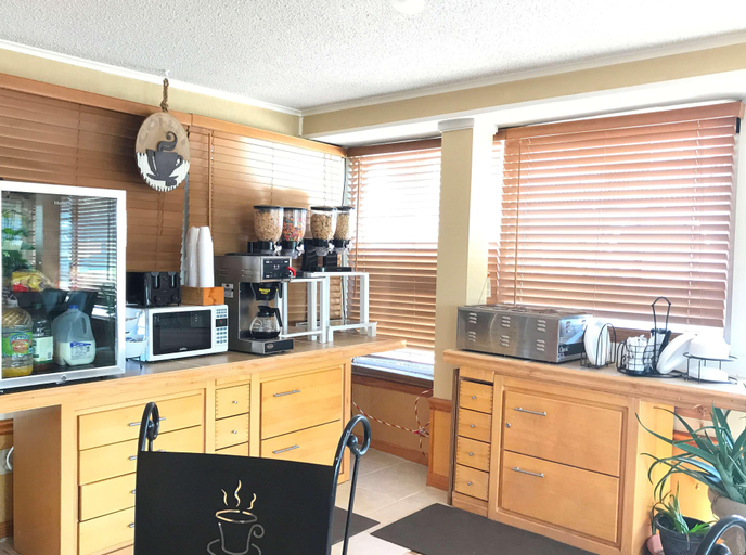 Food & Drinks 5, Americas Best Value Inn and Suites Macon, Macon