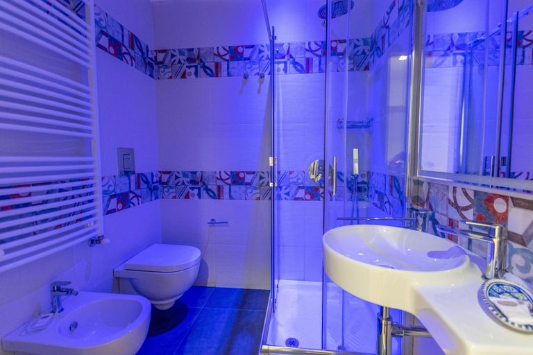 Bathroom 4, Boutique Aparthotel Belmonte102, Palermo