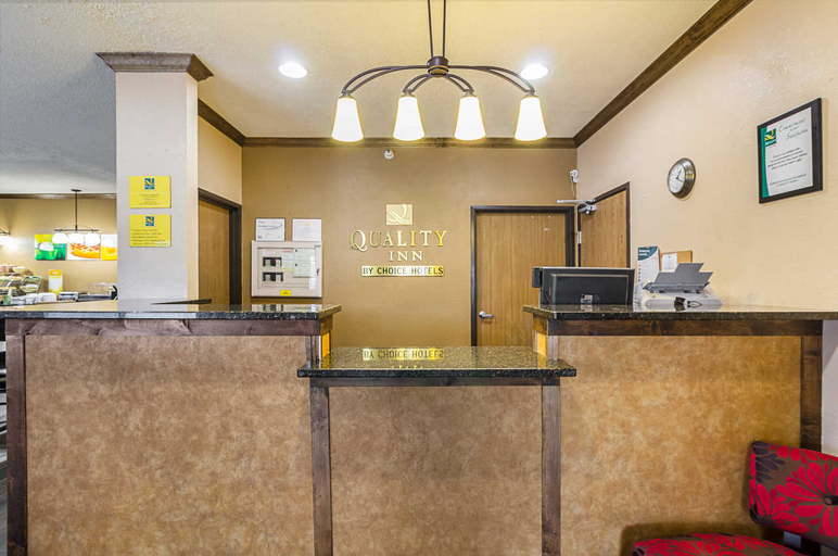 Public Area 2, Econo Lodge Luverne Area, Rock