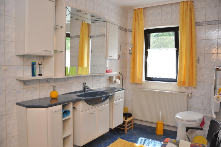 Bathroom 3, Hotel Haus Orchideental Jena, Jena