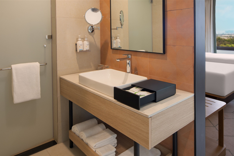 Bathroom 4, Holiday Inn GURGAON NH8 by IHG, Gurgaon
