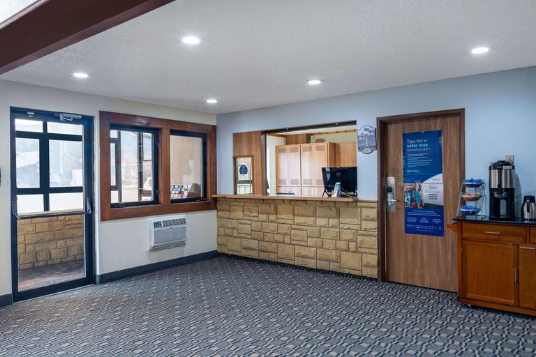 Public Area 2, Super 8 by Wyndham Livingston Yellowstone, Park