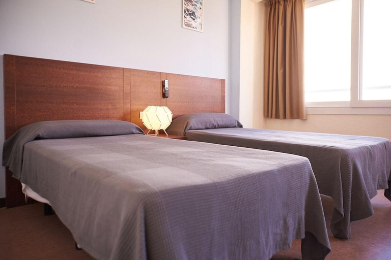 Bedroom 2, Checkin Caribe, Girona