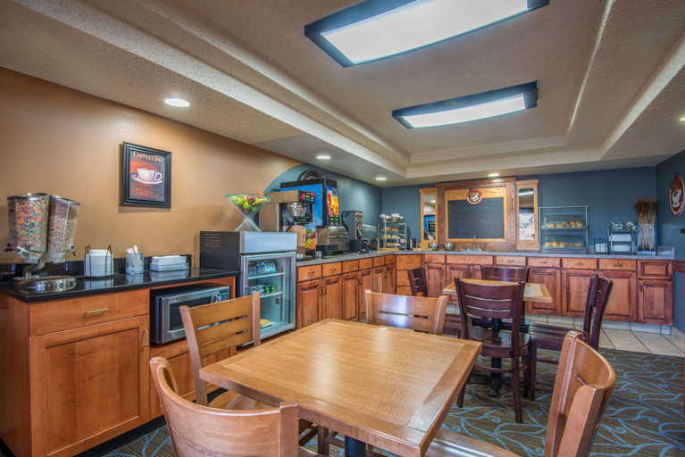 Food & Drinks, Americinn By Wyndham Windsor Fort Collins South, Larimer