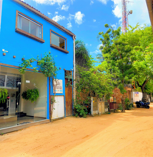 Exterior & Views