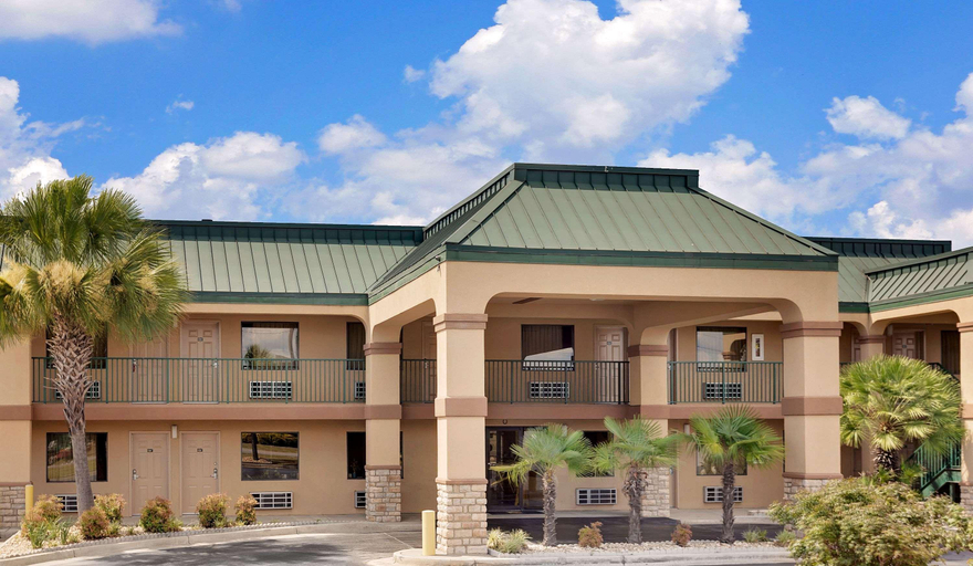 Exterior & Views 5, Super 8 By Wyndham Byron/South Macon, Peach