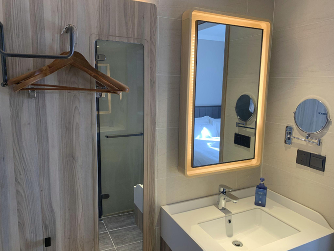 Bathroom 4, Hanting Premium Hotel Beijing Shijingshan Amusement Park, Beijing