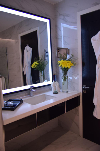 Bathroom 5, The Nishat Hotel Johar Town, Lahore