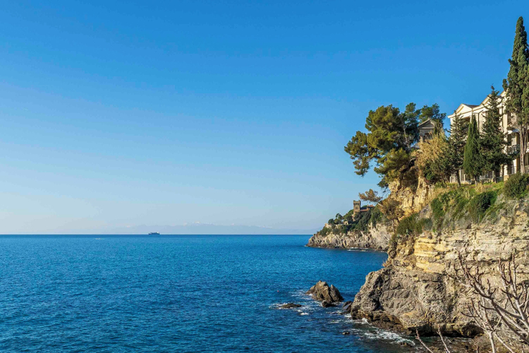 Others 5, Central Cozy Nest With Parking Bogliasco, Genova