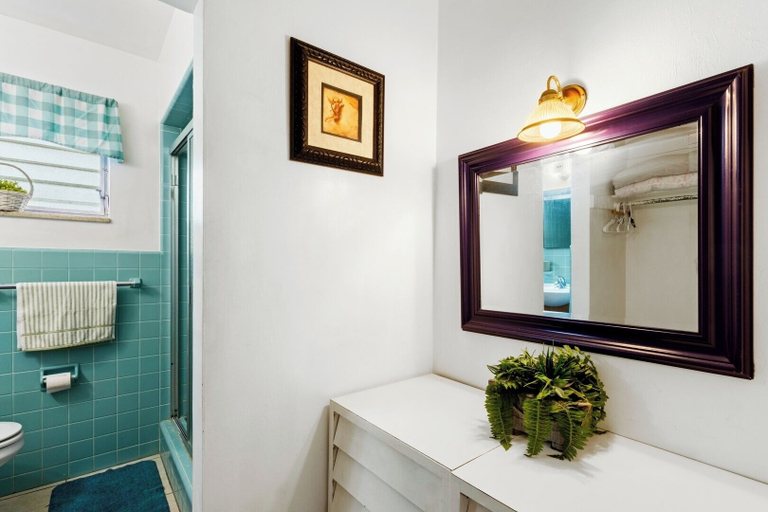 Bathroom 3, Pet Friendly Stylish Studio in Hollywood, Broward